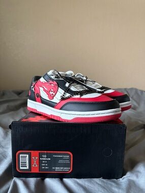 Watson "Court Classics"

Black, Red, and White
